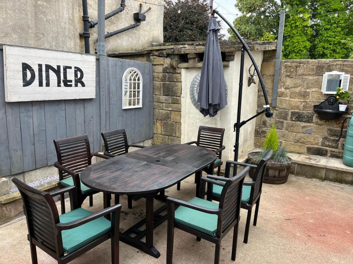 Redfearn Cottage Apperley Bridge Exterior photo